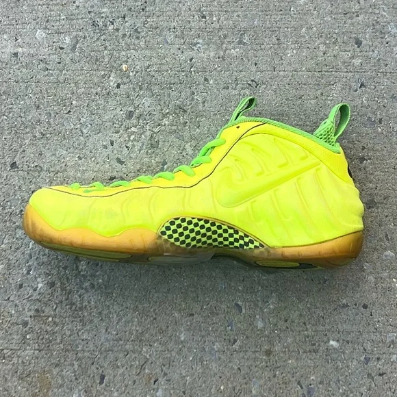 NIKE AIR FOAMPOSITE PRO VOLT NEON YELLOW PENNY ONE 1 624041-700